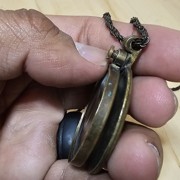 Enamel Inlay Florarl Design Bronze Tone Magnifying Glass Necklace 28 Inch Chain - Picture 6 of 9